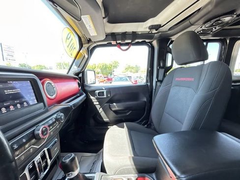 Used 2019 Jeep Wrangler Unlimited Rubicon w/ Cold Weather Group AWD/4WD image 48