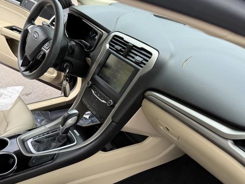 Used 2013 Ford Fusion SE FWD image 11