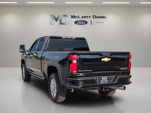 Used 2024 Chevrolet Silverado 2500 High Country w/ High Country Premium Package AWD/4WD image 4