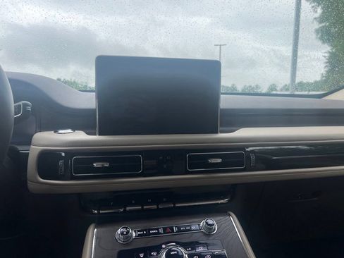 Used 2023 Lincoln Aviator Reserve w/ Equipment Group 201A RWD image 18