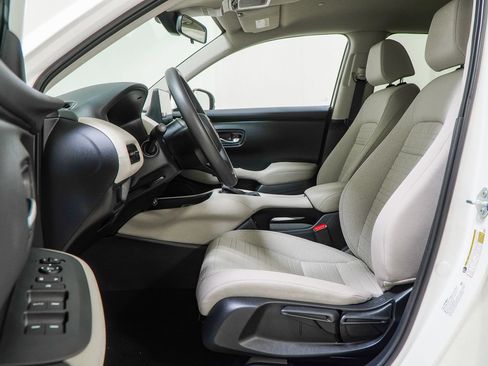 Certified 2026 Honda HR-V LX image 18