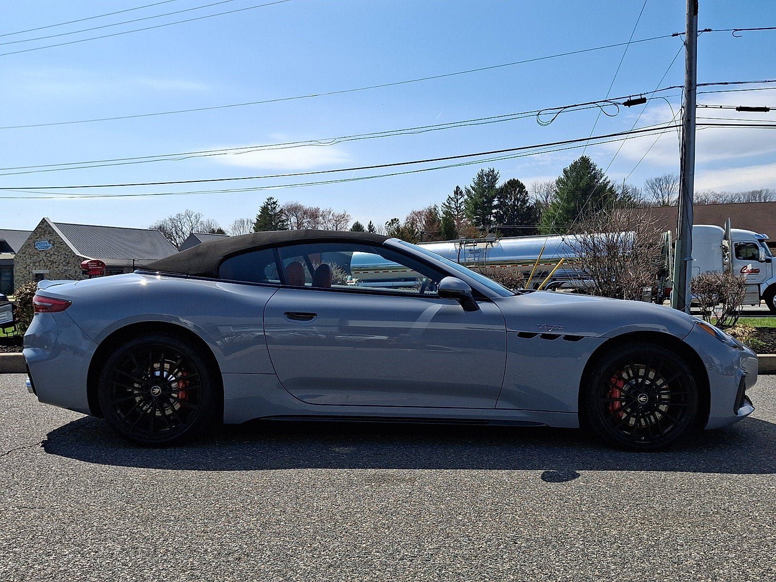 Used 2024 Maserati GranCabrio Trofeo AWD/4WD image 11