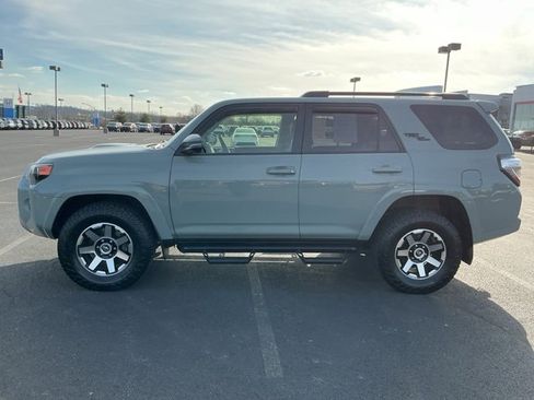 Used 2022 Toyota 4Runner TRD Off-Road Premium image 8