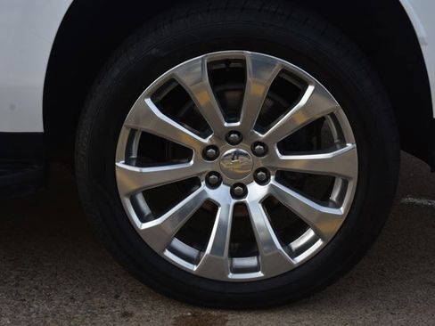 Used 2021 Chevrolet Suburban Premier w/ Premium Package image 10