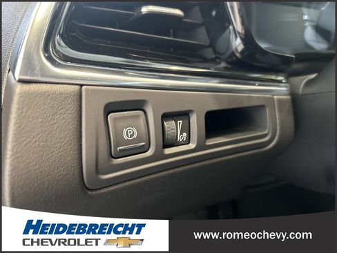 Certified 2020 Cadillac XT6 Premium Luxury AWD/4WD image 31