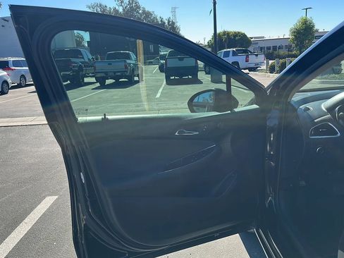 Used 2017 Chevrolet Cruze LS image 19