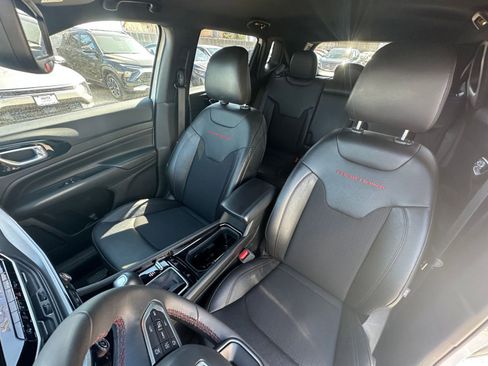 Used 2025 Jeep Compass Trailhawk image 35