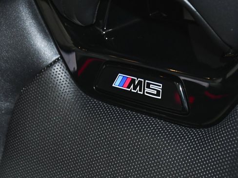 Used 2025 BMW M5 w/ Executive Package image 69