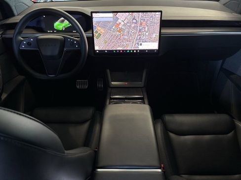 Used 2024 Tesla Model X image 17
