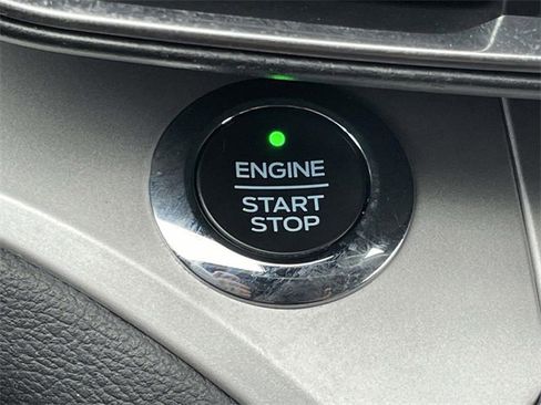 Used 2020 Ford Explorer XLT w/ Equipment Group 202A image 17