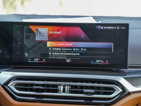 Used 2022 BMW i4 eDrive40 w/ M Sport Package image 13