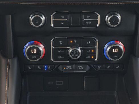 Used 2023 GMC Yukon AT4 w/ AT4 Premium Plus Package image 20