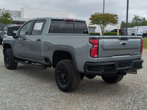 New 2026 Chevrolet Silverado 2500 ZR2 AWD/4WD image 8