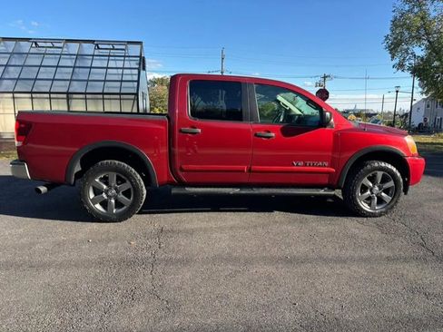 Used 2015 Nissan Titan SV w/ SV Value Truck Package AWD/4WD image 11