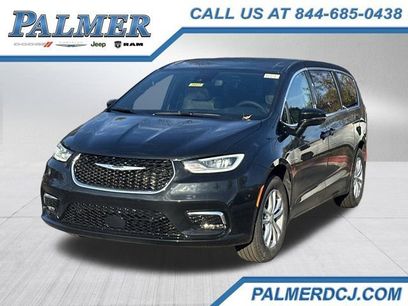 New 2026 Chrysler Pacifica Select