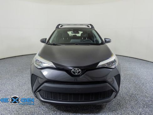 Used 2021 Toyota C-HR LE FWD image 2