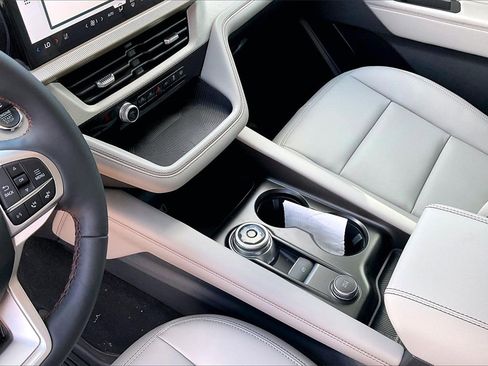 New 2026 Ford Explorer Active w/ Active Comfort Package image 7