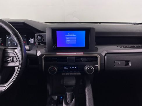 Certified 2024 Toyota Tacoma SR5 AWD/4WD image 15