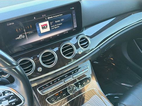 Used 2019 Mercedes-Benz E 300 image 27