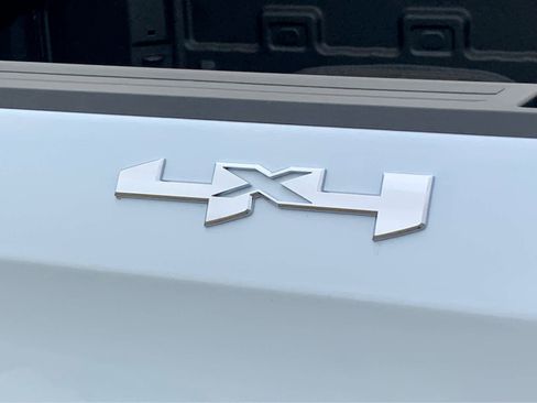 New 2026 GMC Sierra 1500 SLT w/ SLT Convenience Package image 24