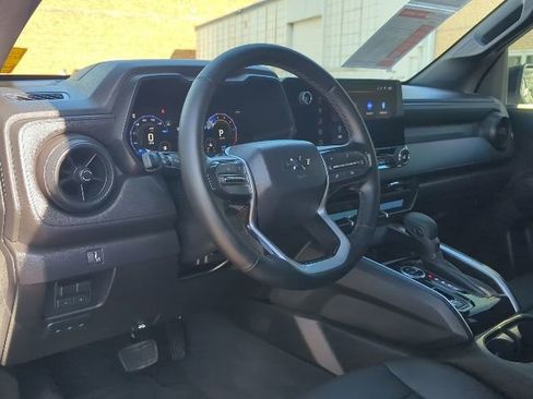 Used 2026 Chevrolet Colorado Trail Boss w/ Midnight Edition image 4