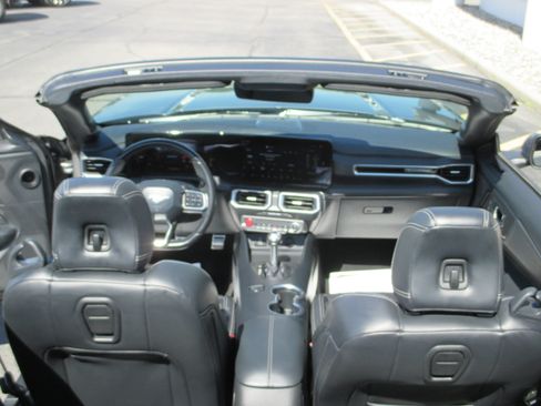 Used 2025 Ford Mustang Premium RWD image 14