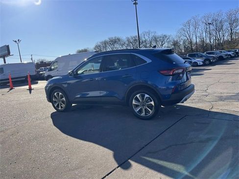 Used 2023 Ford Escape Platinum w/ Premium Technology Package image 6