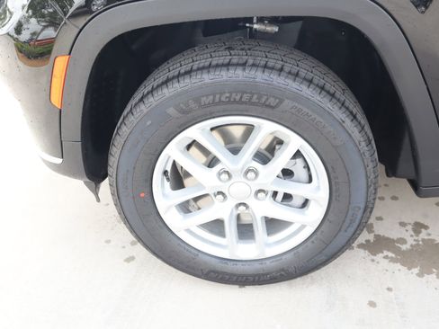 New 2026 Jeep Grand Cherokee L Laredo AWD/4WD image 19