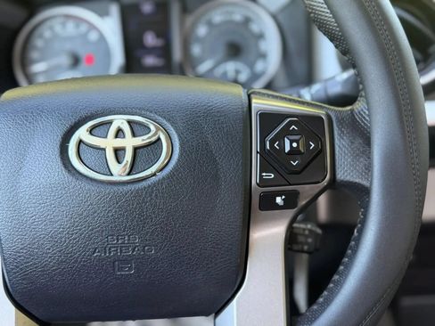 Used 2017 Toyota Tacoma SR5 RWD image 30