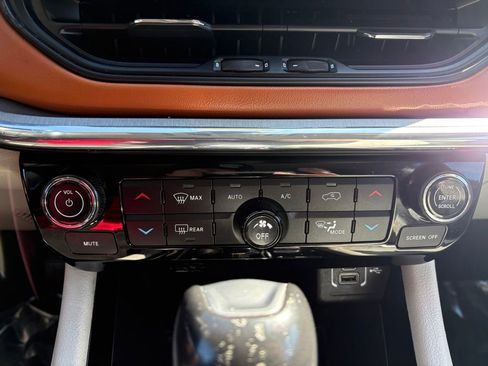 Used 2022 Jeep Compass Limited image 27