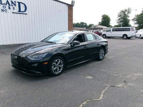 Used 2023 Hyundai Sonata SEL FWD image 2