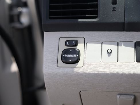 Used 2011 Toyota Venza FWD image 44