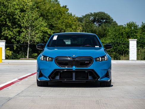 New 2027 BMW M5 w/ Executive Package AWD/4WD image 2