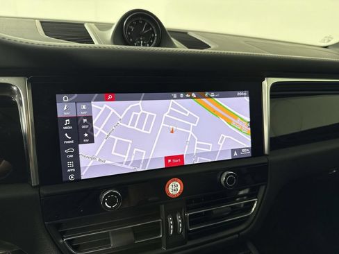 Certified 2025 Porsche Macan S AWD/4WD image 26