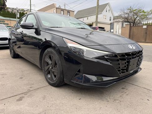 Used 2021 Hyundai Elantra SEL w/ Convenience Package FWD image 4