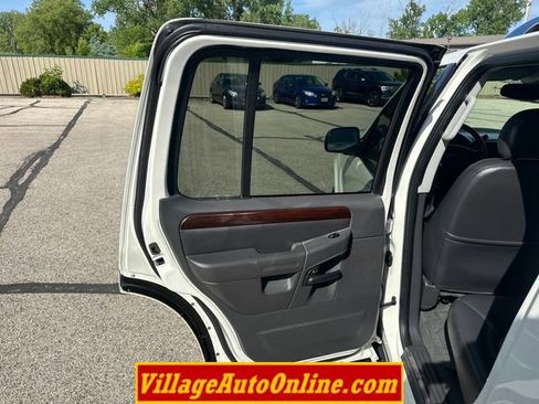Used 2004 Ford Explorer Limited AWD/4WD image 33