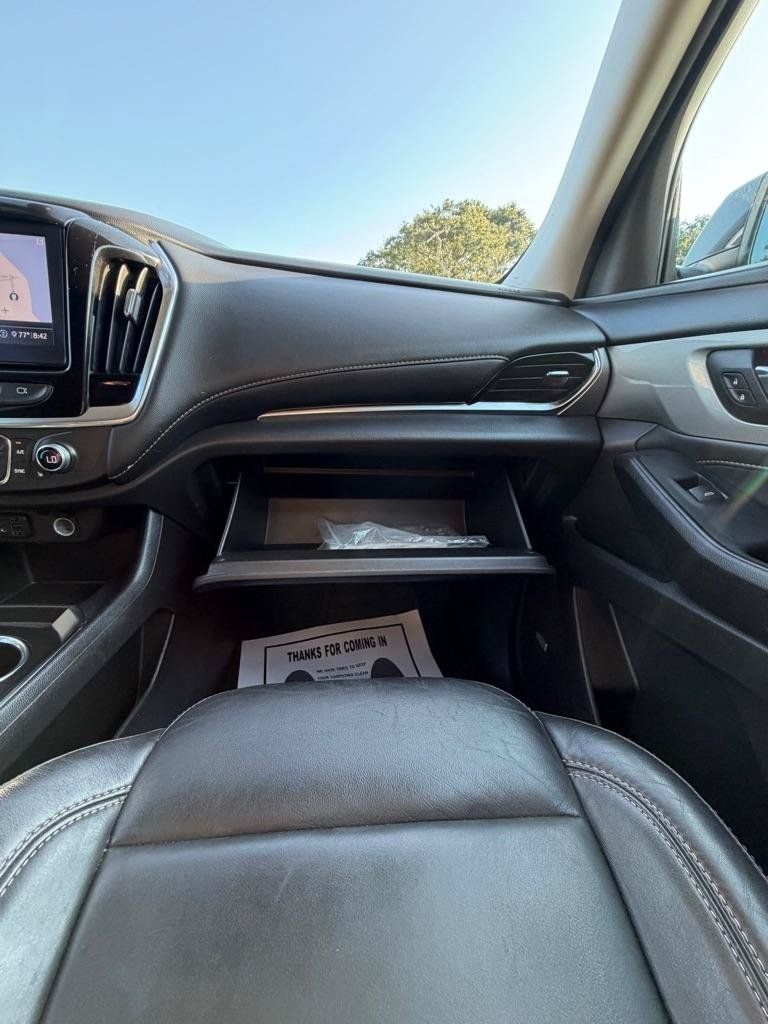 Used 2021 Chevrolet Traverse LT w/ LT Premium Package AWD/4WD image 28
