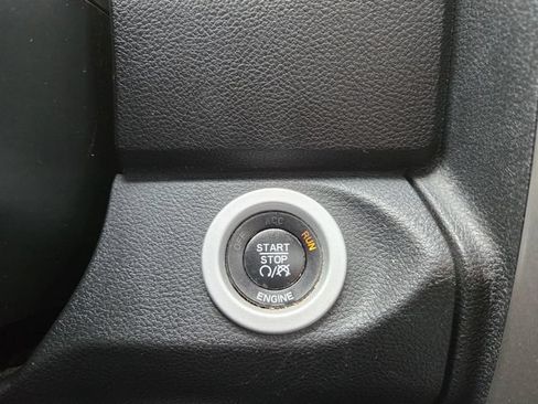 Used 2015 RAM 1500 Laramie w/ Convenience Group AWD/4WD image 27