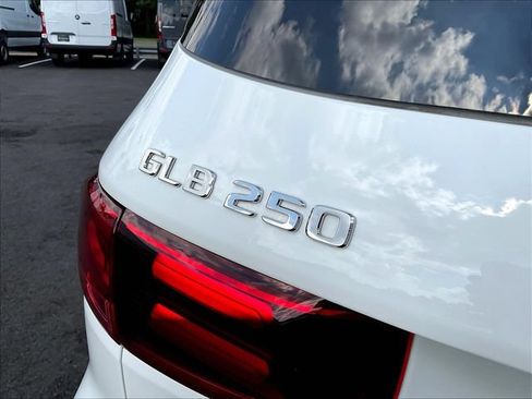 Used 2026 Mercedes-Benz GLB 250 4MATIC image 26
