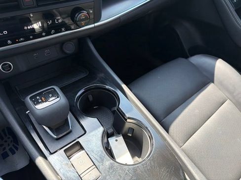 Used 2023 Nissan Rogue SV w/ SV Premium B Package FWD image 22