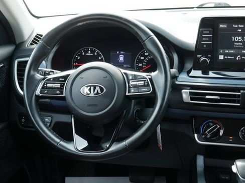 Used 2021 Kia Seltos S AWD/4WD image 15