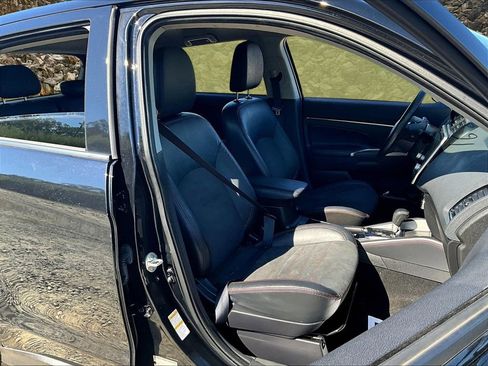 Used 2022 Mitsubishi Outlander Sport SE image 7