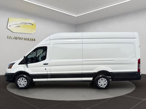 Used 2025 Ford Transit 250 148 High Roof Extended image 4