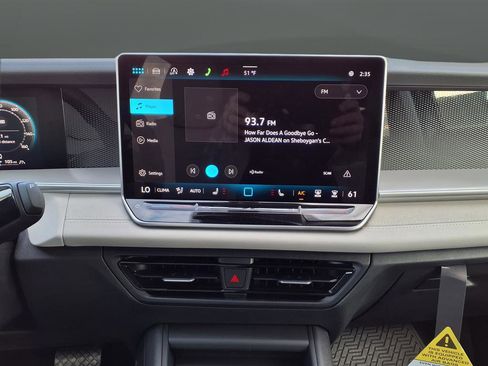 New 2026 Volkswagen Tiguan SE image 21