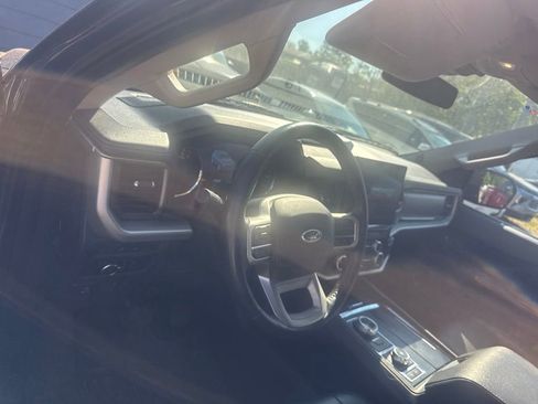 Used 2023 Ford Expedition XLT AWD/4WD image 20