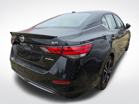Used 2021 Nissan Sentra SR FWD image 4