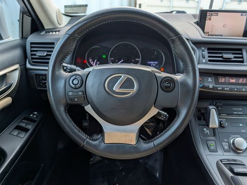 Used 2014 Lexus CT 200h FWD image 22