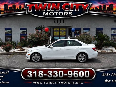 Used 2013 Mercedes-Benz C 300 4MATIC Sedan image 2