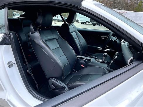 Used 2016 Ford Mustang Premium RWD image 8