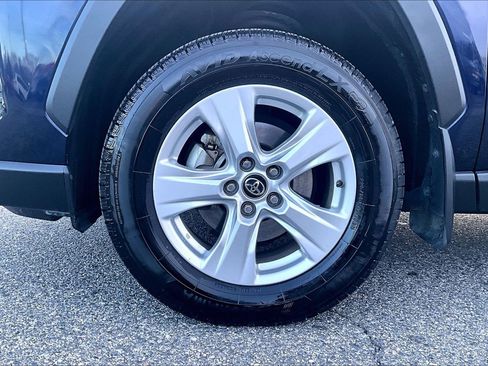 Used 2021 Toyota RAV4 XLE image 9
